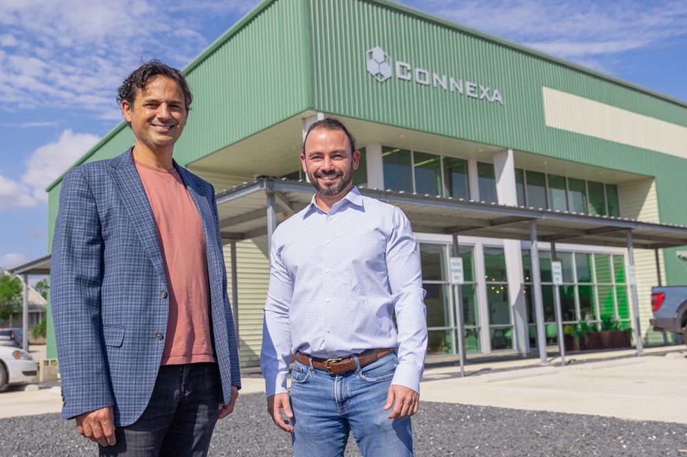 dragonfly-energy-ceo-dr-denis-phares-with-connexa-founder-mi