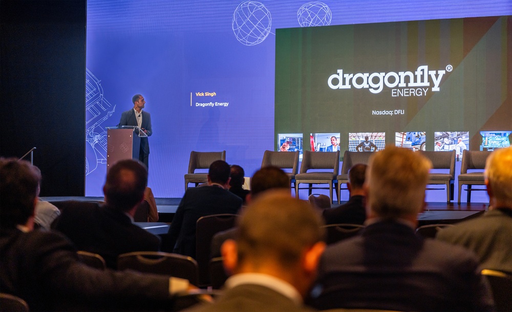 dragonfly-energy-speaking-on-stage-dr-vick-singh